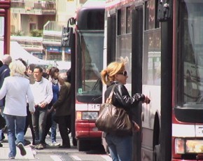 Al momento stai visualizzando Federconsumatori: dal 6 dicembre nuovi diritti per i passeggeri di autobus