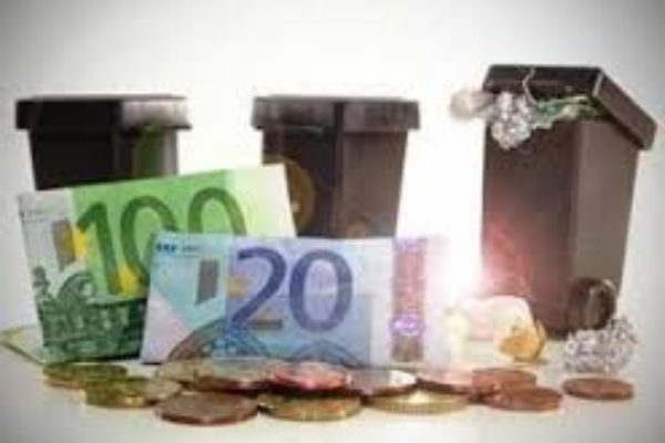 Rifiuti, Federconsumatori: “Ora si abbassino le tariffe”