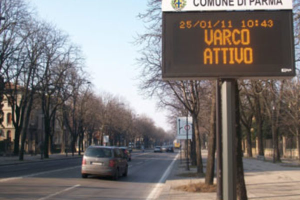 Multe seriali nelle corsie dei bus