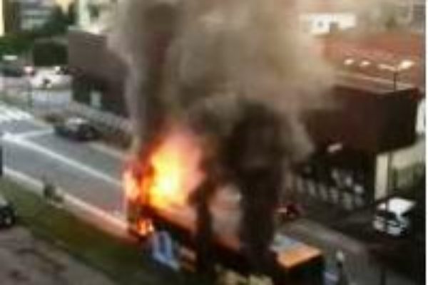 Bus in fiamme, rischio inaccettabile
