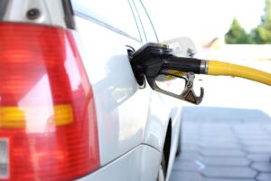 Prezzo medio carburanti: pochi i distributori a Parma in regola con le nuove norme