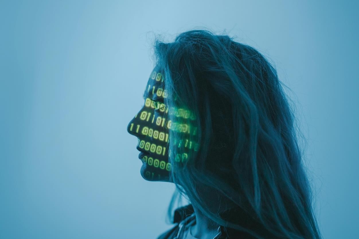 Al momento stai visualizzando Regole UE sull’intelligenza artificiale: cosa cambia per i consumatori nel 2026